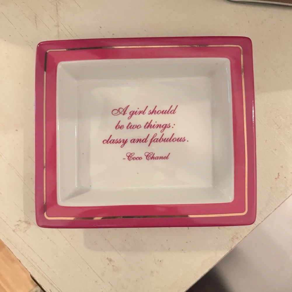 Two's Company White Jewelry Organizer